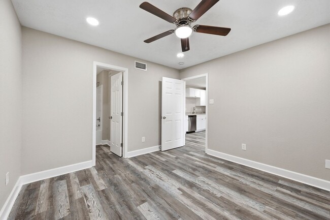 Photo - Newly remodeled Unit Ready for you! Unit 709 Vass C