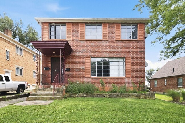 Building Photo - 960 Sherwood Dr Unit B