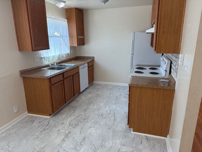 Photo - 2225 Hillsborough Ct Unit Apt 2