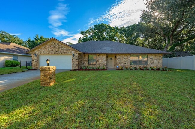 Photo - 1523 Poplar Dr