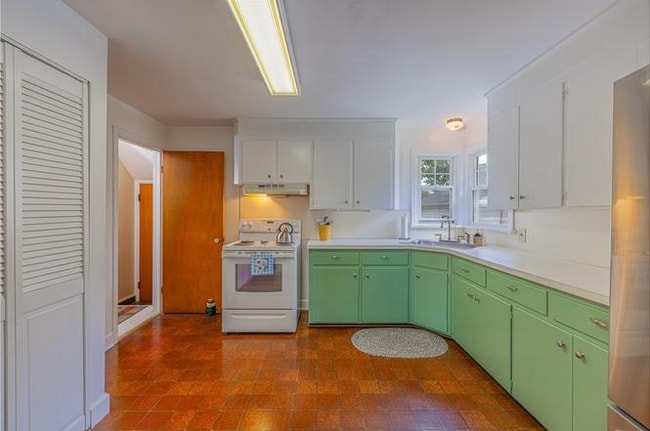 Photo - 27 Edgemont Rd