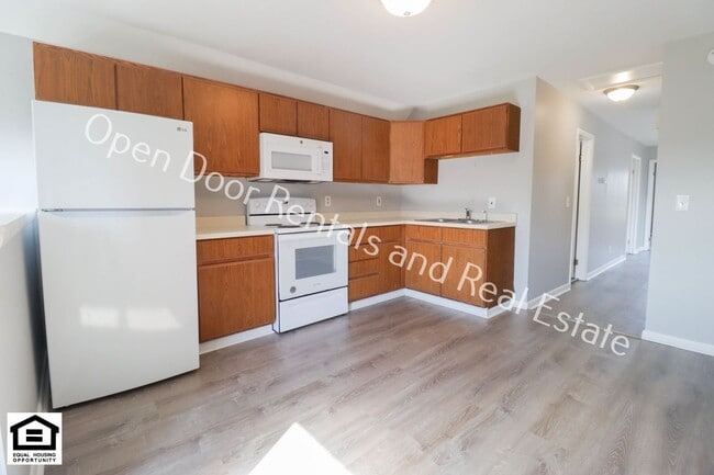 Photo - 515 N State St Unit 515 1/2 N State St