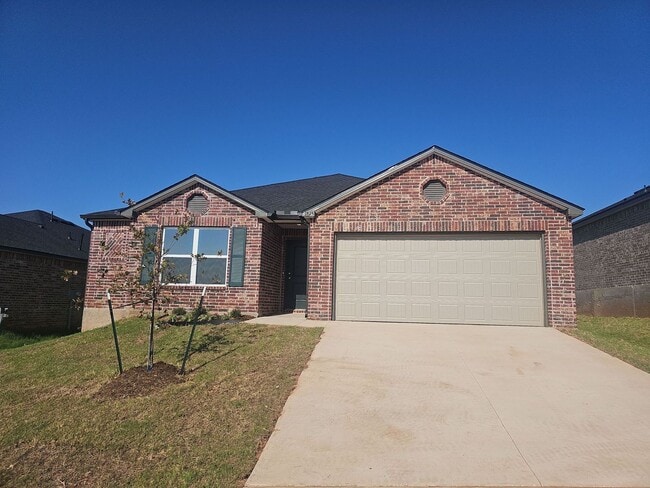 Building Photo - Very nice 4 bedroom 2 bath home in Edmond schools