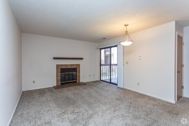 1BR, 1BA - 710SF - Palmetto Club Apartments