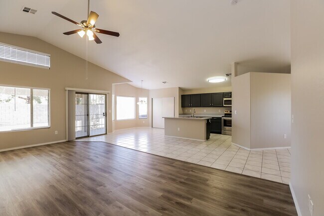 Photo - 1510 N Saddle St