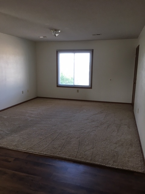Large living room - 3104 Ross Ct Unit 3104 Ross Court #1