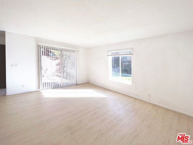 Photo - 1219 E Pasadena St