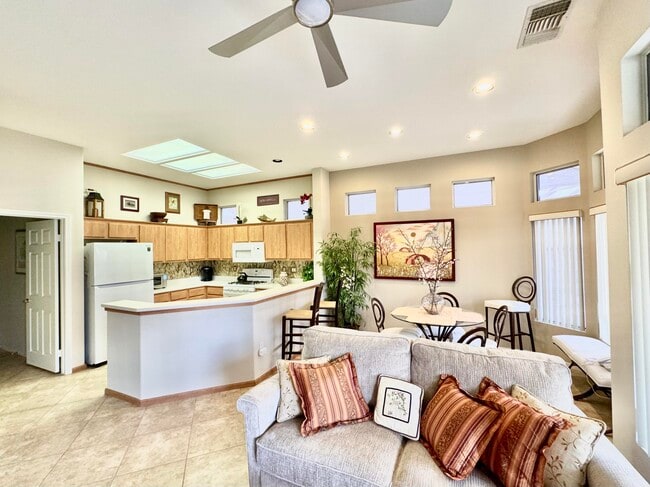 38517 Fallbrook Ave