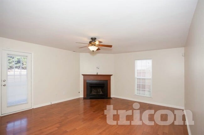 Photo - 1404 Weston Ln