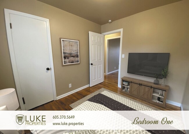 Photo - 409 S Holly Ave
