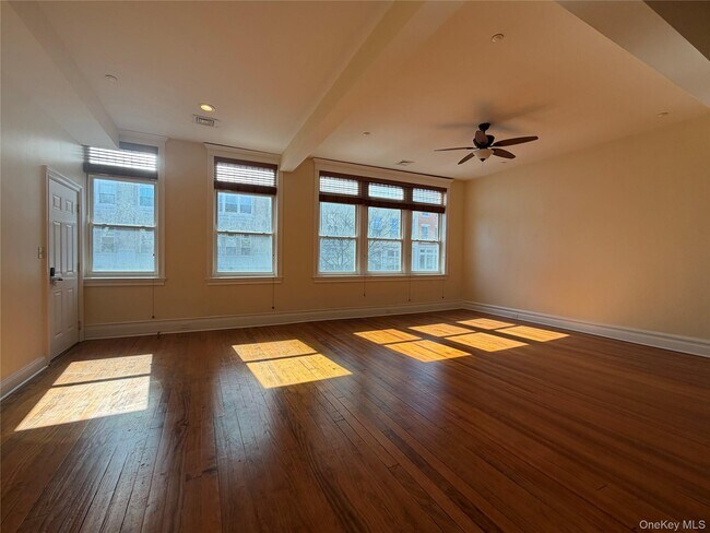 Photo - 337 Main St Unit 2F