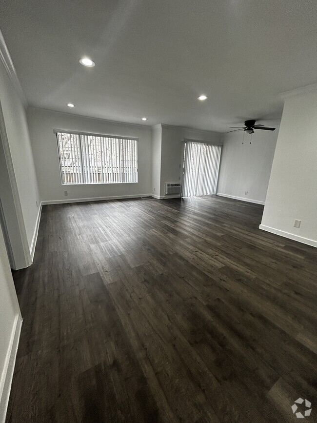 Living Room - 649 Westbourne Dr Rental