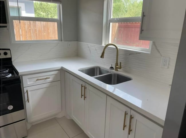 Photo - 201 W Rutherford Ave Unit 2