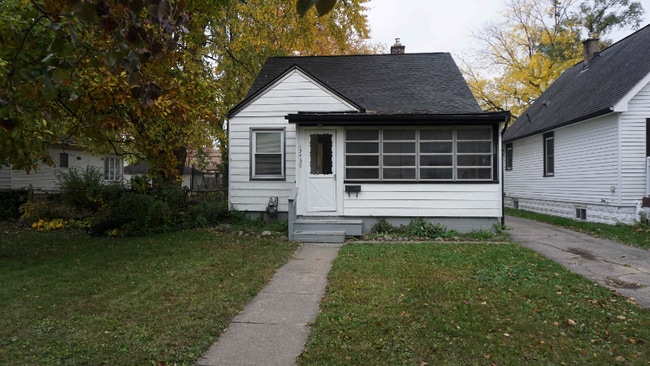 Building Photo - 15430 Norborne Ave