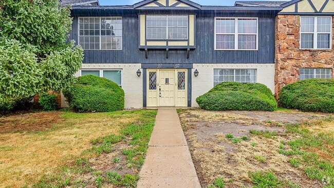 Building Photo - $1,550.00 - 2 Beds 1 Bath, Single Family H... Unit #203 Rental