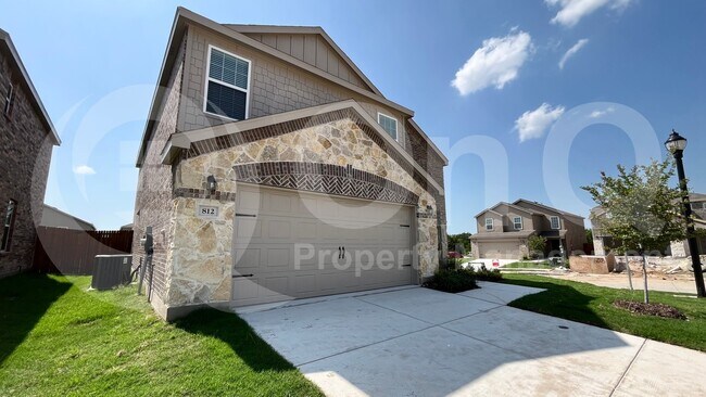 Photo - 812 Poppy Cv Ln
