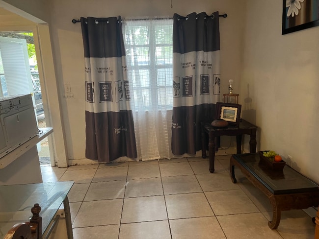 Photo - 1918 Sheridan St