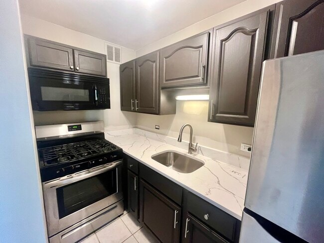 Photo - 1 E Scott St Unit 1602