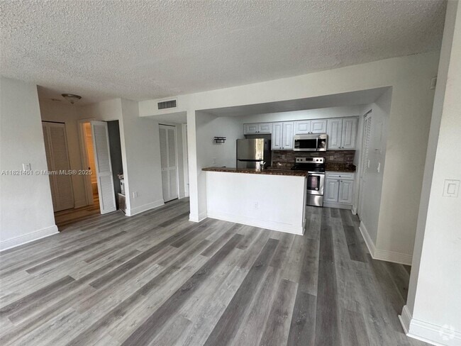 Building Photo - 1269 SW 46th Ave Unit 2401 Rental
