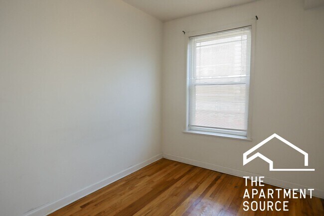 Photo - 1507 W Barry Ave Unit 2