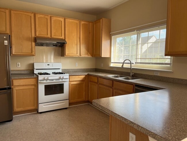 Photo - 6057 Quebec Ave