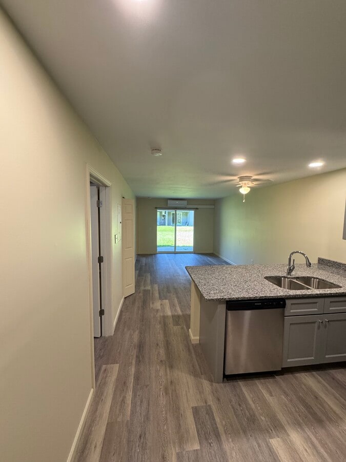 Photo - 475 Meadowview Dr Unit CollegePlaceCondo