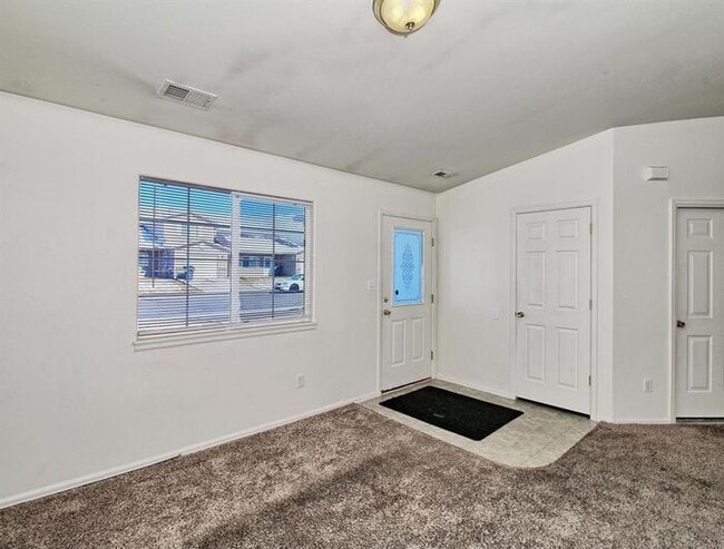 Photo - 3 Bed 2 Bath Townhome in Orchard Mesa