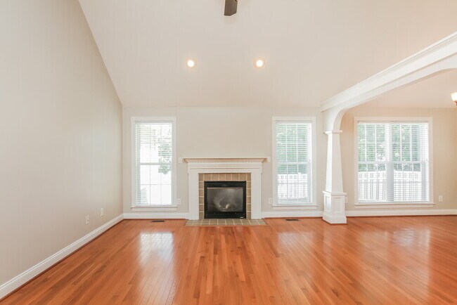 Photo - 2558 Paddle Pl NW