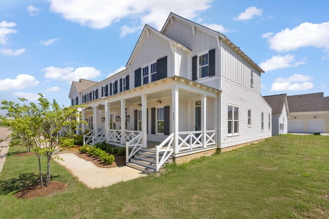 Photo - Luxury Townhome for Rent in Waterpointe | 3 Bed | 2.5 Bath | Private Courtyard