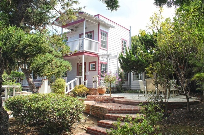 Building Photo - Beautiful Encinitas Home with Ocean Views!