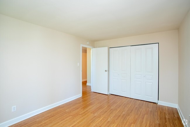 1BR, 1BA - 791 SF