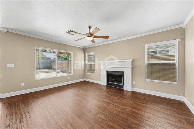 Photo - 907 N Albert Dr