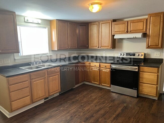 Photo - Beautiful 3 Bedroom 2 Bath House