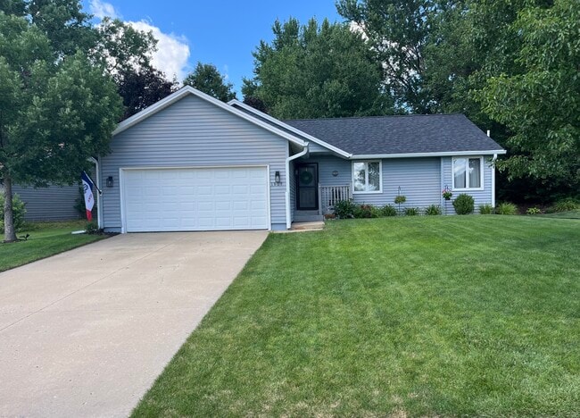 Building Photo - 1909 Holiday Rd