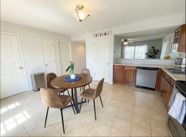 Photo - 1698 W Sunstone Dr