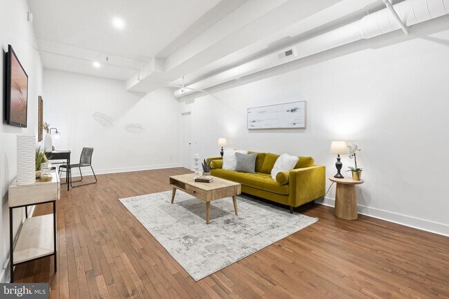 Photo - 240 Hermitage St Unidad 102