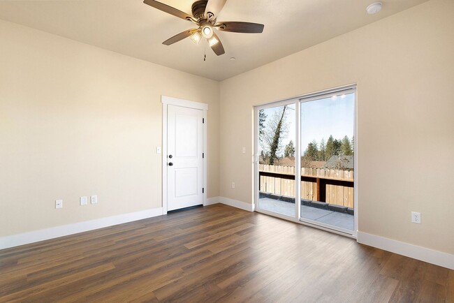 6377 Oak Way Unidad B