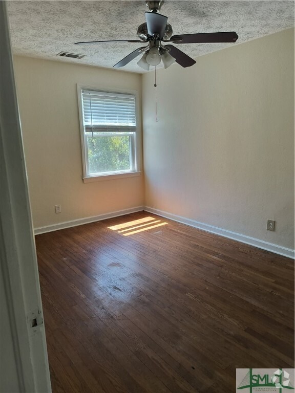 Building Photo - 3123 Robertson Ave Rental