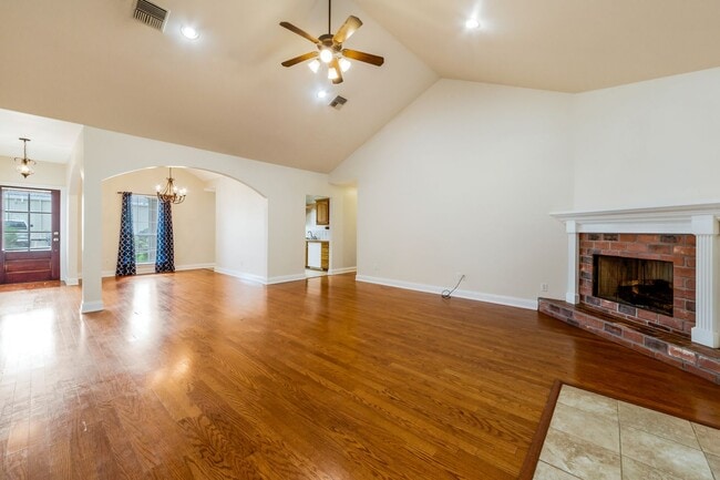 Photo - 3 BDRM HOUSE OFF ALBERTSON PKWY