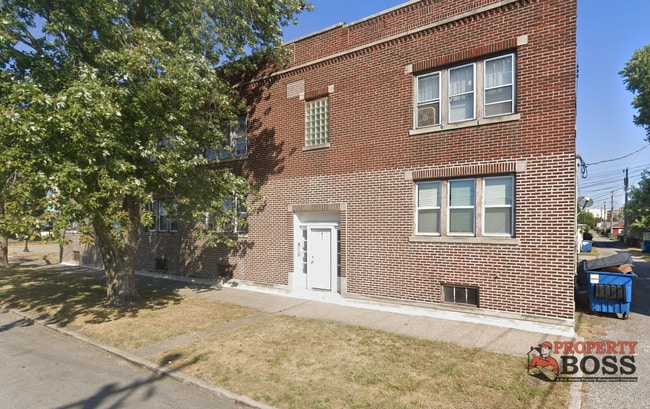 Photo - 837 E 114th St House
