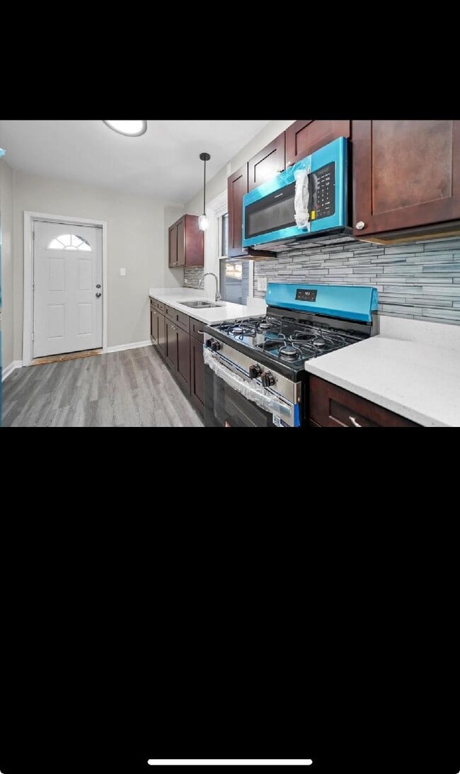 Hermosa cocina remodelada - 10219 S Racine Ave Unidad 1