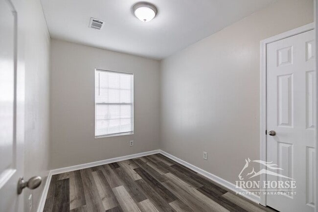 Photo - 634 Mill Stone Bluff