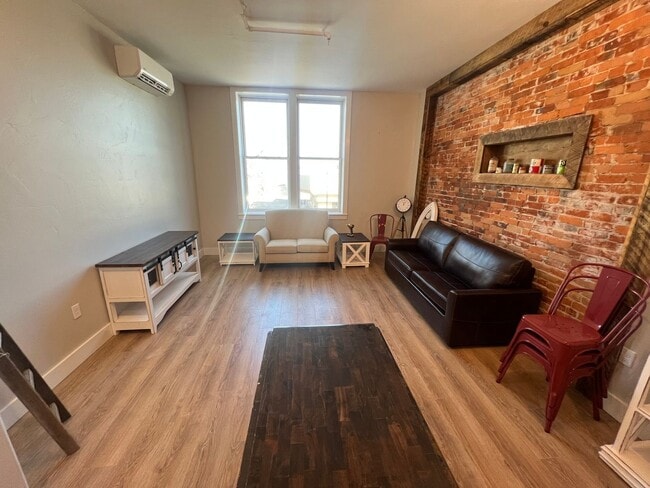 Photo - Country Financial Insurance Apartments Unit 1212 Adams Apt B