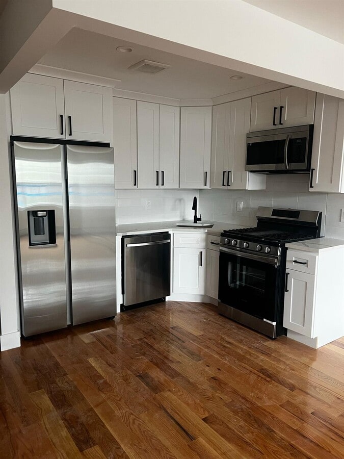 Photo - 7225 Hillmeyer Ave Apartment