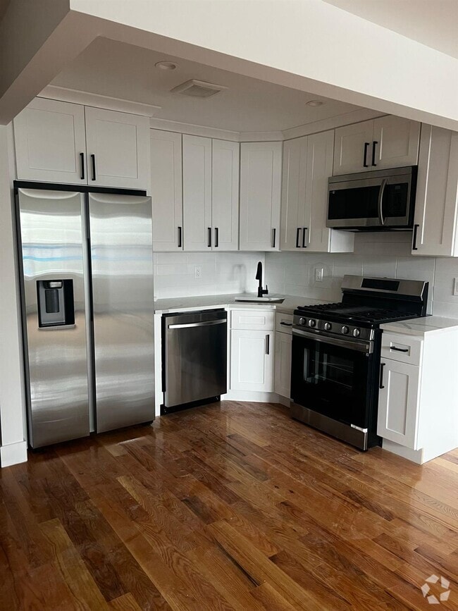Building Photo - 7225 Hillmeyer Ave Rental