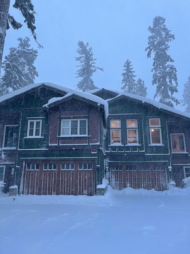 Building Photo - Luxury Mountain Residence — Premier 6-Month Winter Lease Near Canyon Lodge