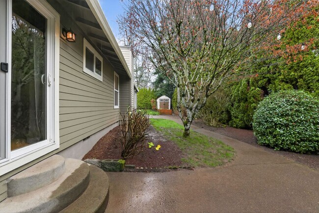 Photo - 12055 SW Morlock Ct