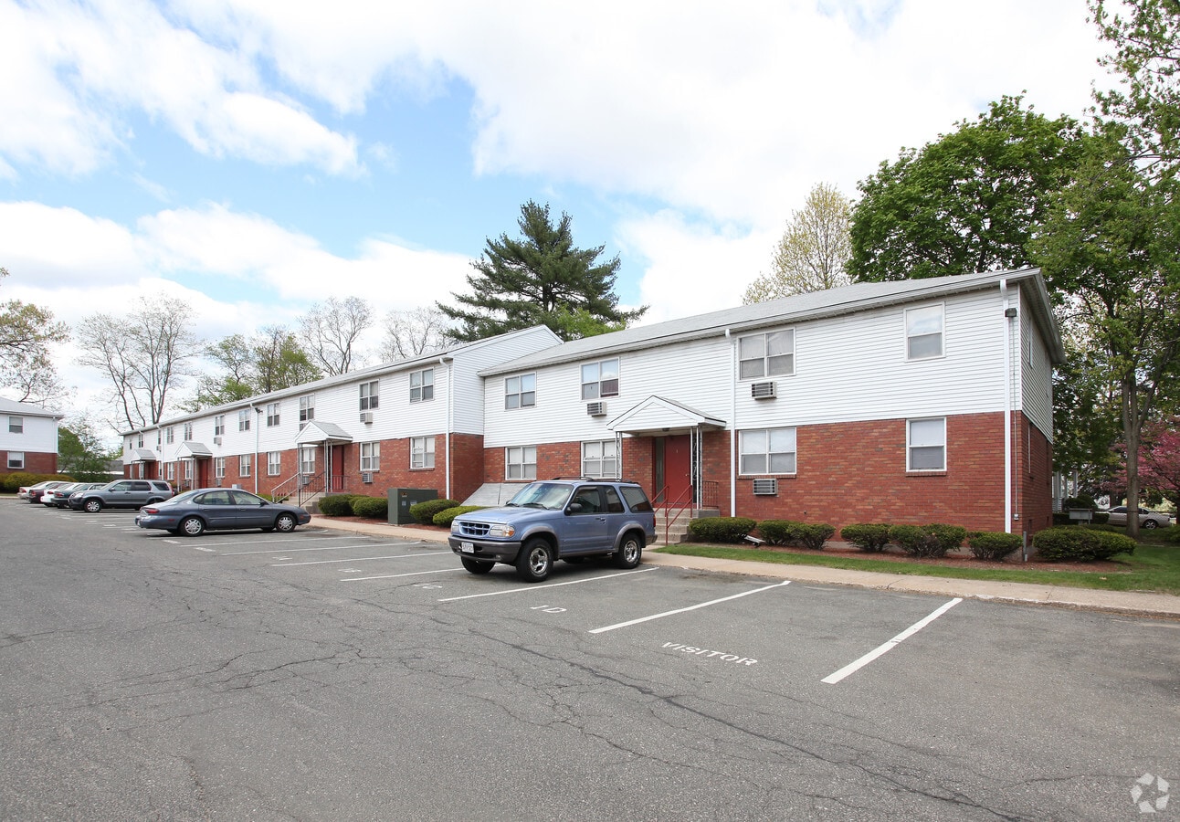 Hilltop Apartments - Hilltop Apartments