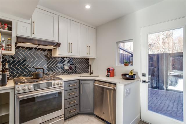 Photo - 3635 Hawthorne Ave
