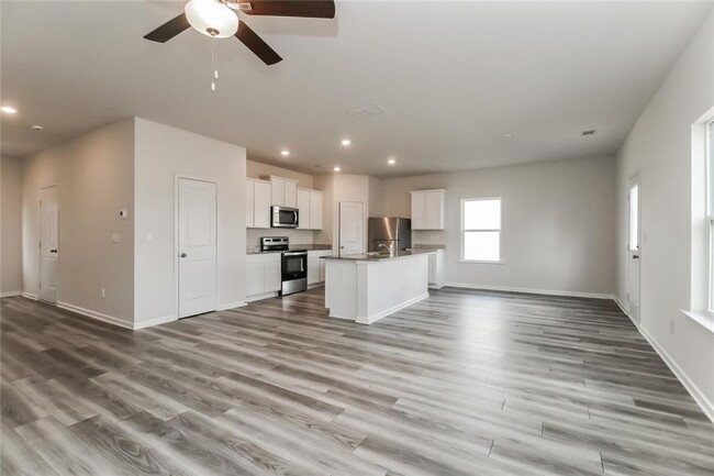 Photo - 160 Avondale Blvd SE